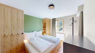 Chesa Barlangia Setaria Schlafzimmer 1 1