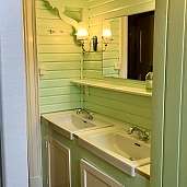 Badzimmer mit Dusche Erdgeschoss v2